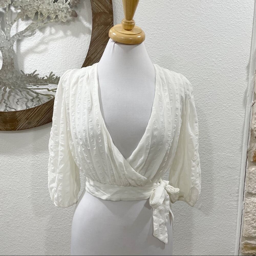 NWT Luvalot Lightweight Cropped V Neck Wrap Blouse Off White 6